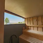 Semesterbostad Peeneblick - Exklusives Traumhaus In Direktlage Am Wasser Mit Bootssteg Und Aussensauna Rankwitz