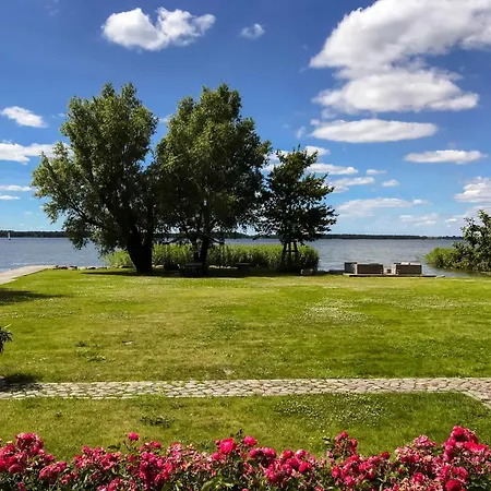 Peeneblick - Traumhaus In Exklusiver Direktlage Am Wasser Mit Eigenem Bootssteg Fuer 8 Personen Rankwitz