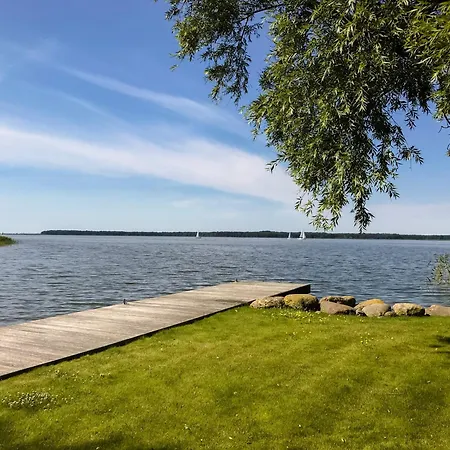 Peeneblick - Traumhaus In Exklusiver Direktlage Am Wasser Mit Eigenem Bootssteg Fuer 8 Personen