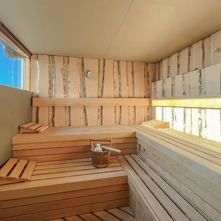Peeneblick - Traumhaus In Exklusiver Direktlage Am Wasser Mit Eigenem Bootssteg Fuer 8 Personen