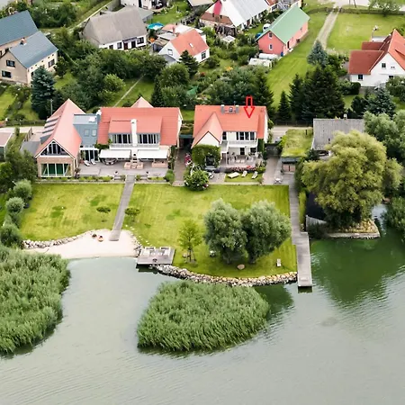 Peeneblick - Traumhaus In Exklusiver Direktlage Am Wasser Mit Eigenem Bootssteg Fuer 8 Personen * Rankwitz