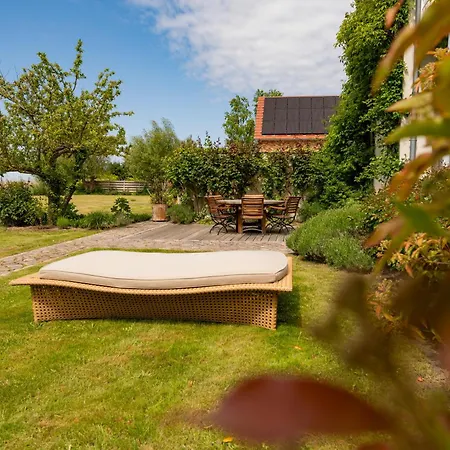 Casa de Férias Peeneblick - Exklusives Traumhaus In Direktlage Am Wasser Mit Bootssteg Und Aussensauna *