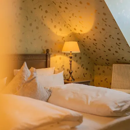 Peeneblick - Exklusives Traumhaus In Direktlage Am Wasser Mit Bootssteg Und Aussensauna Rankwitz