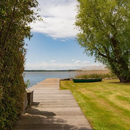Peeneblick - Traumhaus In Exklusiver Direktlage Am Wasser Mit Eigenem Bootssteg Fuer 8 Personen * Rankwitz