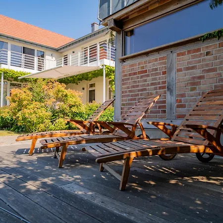 Peeneblick - Exklusives Traumhaus In Direktlage Am Wasser Mit Bootssteg Und Aussensauna Casa de Férias *