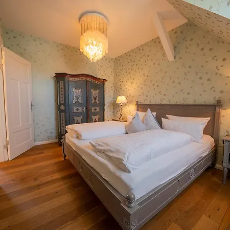 Casa de Férias Peeneblick - Exklusives Traumhaus In Direktlage Am Wasser Mit Bootssteg Und Aussensauna *