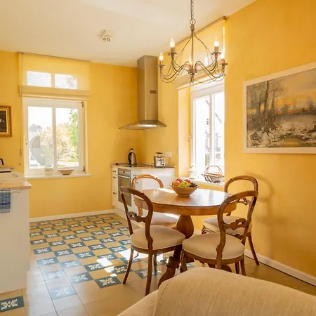 Casa de Férias Peeneblick - Exklusives Traumhaus In Direktlage Am Wasser Mit Bootssteg Und Aussensauna