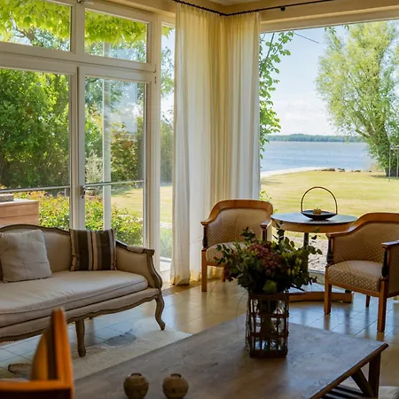 Casa de Férias Peeneblick - Exklusives Traumhaus In Direktlage Am Wasser Mit Bootssteg Und Aussensauna *