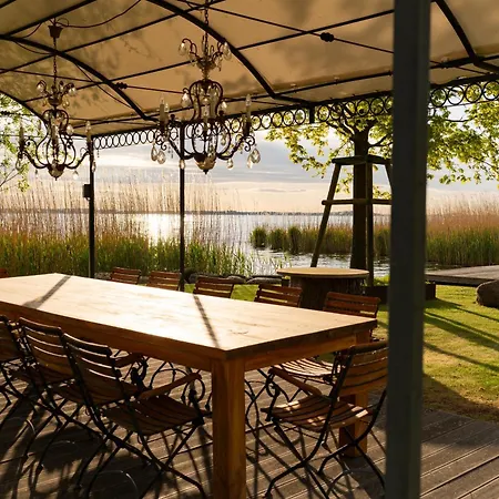 Peeneblick - Exklusives Traumhaus In Direktlage Am Wasser Mit Bootssteg Und Aussensauna * Rankwitz