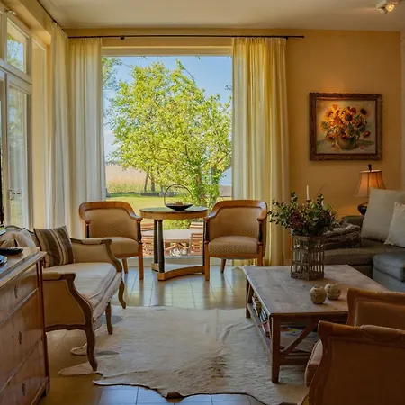 Casa de Férias Peeneblick - Exklusives Traumhaus In Direktlage Am Wasser Mit Bootssteg Und Aussensauna Rankwitz