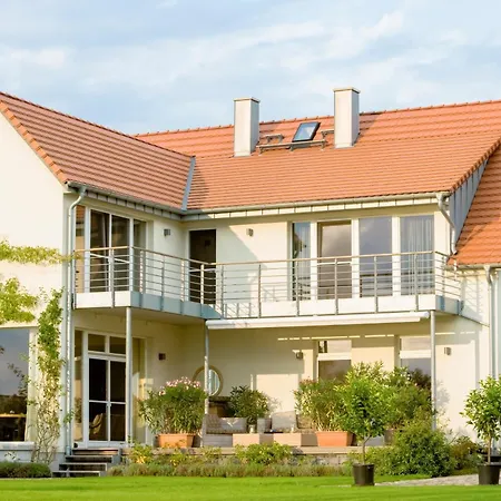 Peeneblick - Exklusives Traumhaus In Direktlage Am Wasser Mit Bootssteg Und Aussensauna * Rankwitz