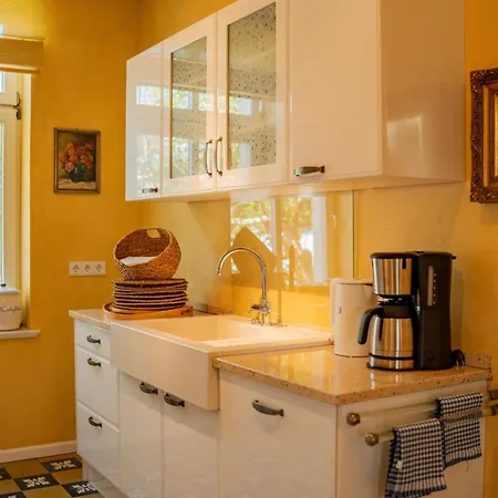 Peeneblick - Exklusives Traumhaus In Direktlage Am Wasser Mit Bootssteg Und Aussensauna Casa de Férias