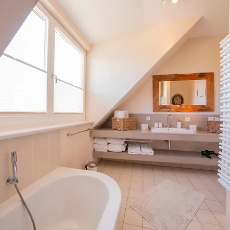 Peeneblick - Exklusives Traumhaus In Direktlage Am Wasser Mit Bootssteg Und Aussensauna *