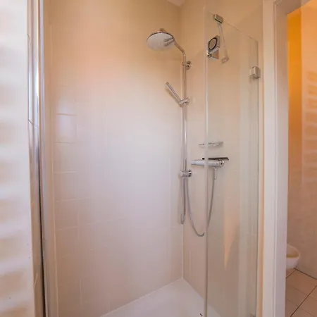 Peeneblick - Exklusives Traumhaus In Direktlage Am Wasser Mit Bootssteg Und Aussensauna Dom wakacyjny