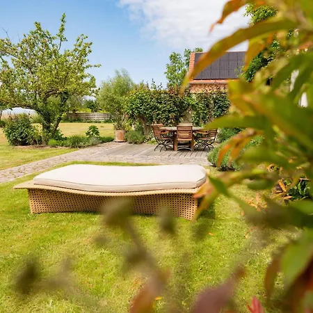 Peeneblick - Exklusives Traumhaus In Direktlage Am Wasser Mit Bootssteg Und Aussensauna *