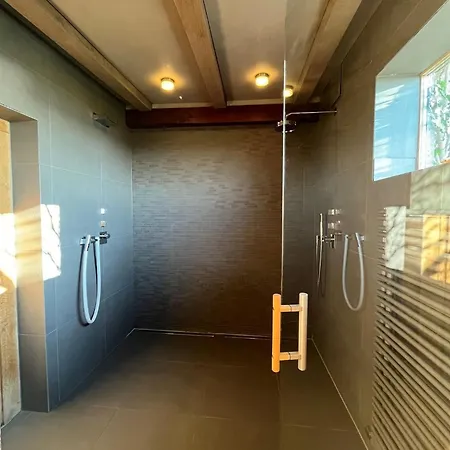 Peeneblick - Exklusives Traumhaus In Direktlage Am Wasser Mit Bootssteg Und Aussensauna Rankwitz