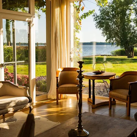 Peeneblick - Exklusives Traumhaus In Direktlage Am Wasser Mit Bootssteg Und Aussensauna * Rankwitz