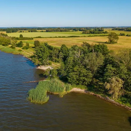 Peeneblick - Exklusives Traumhaus In Direktlage Am Wasser Mit Bootssteg Und Aussensauna *